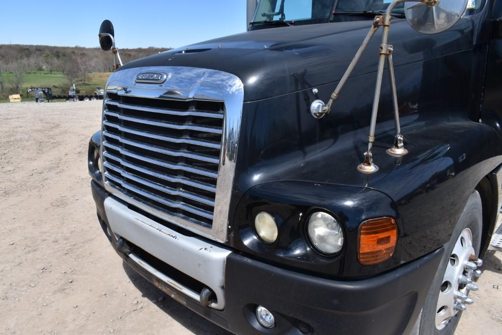 2004 Freightliner Truck Tractor