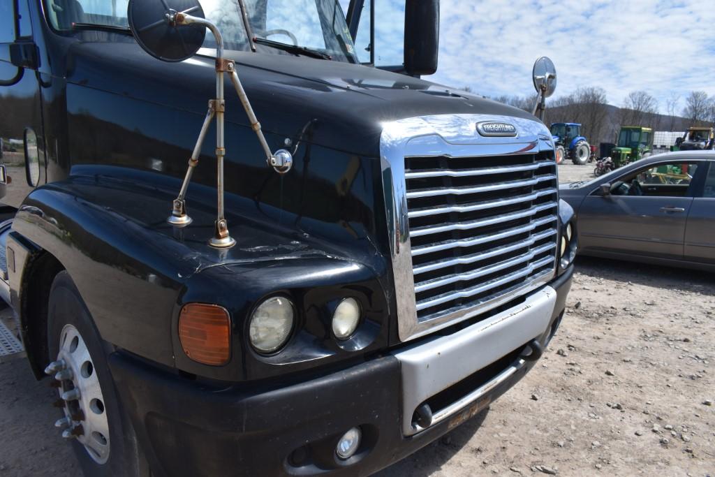 2004 Freightliner Truck Tractor