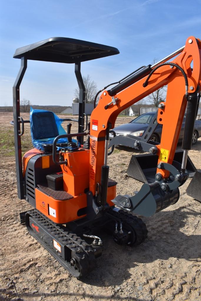 AGT Industrial LH12R Mini Excavator