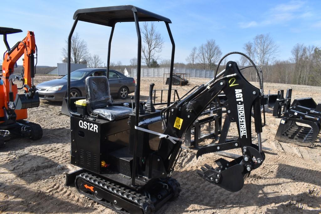 AGT Industrial QS12R Mini Excavator