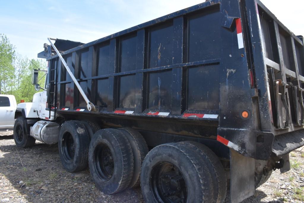 1997 Mack RD688S Dump Truck