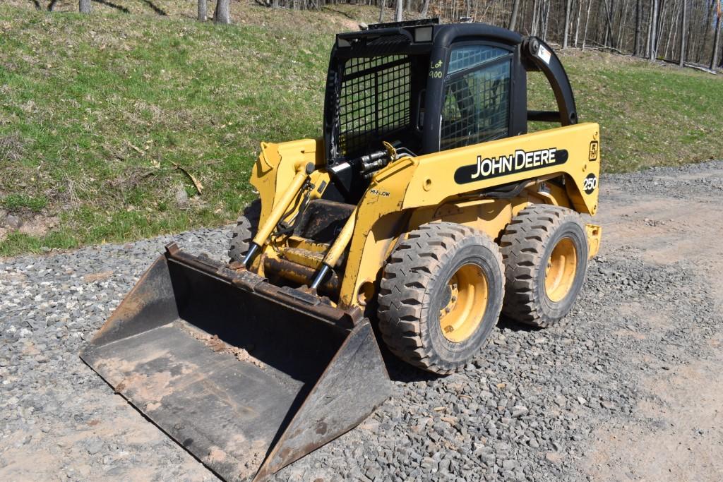 John Deere 250 Skid Steer