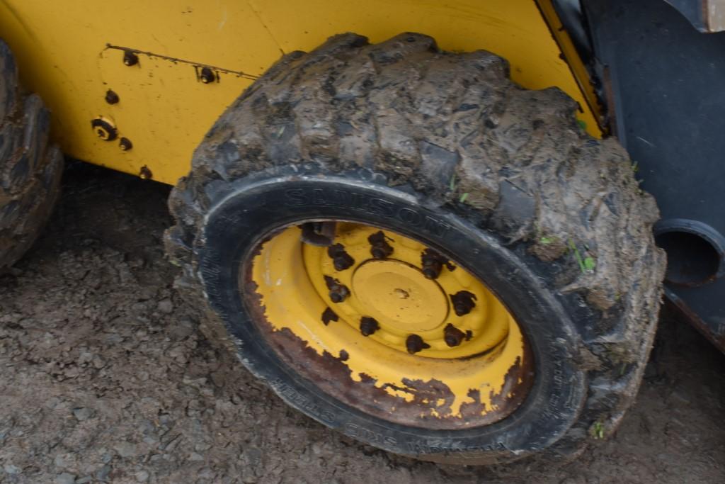 John Deere 318D Skid Steer