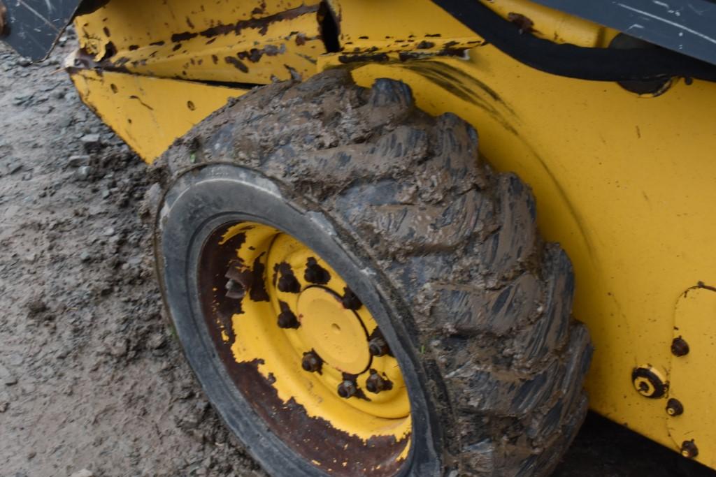 John Deere 318D Skid Steer