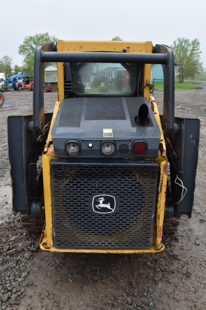 John Deere 318D Skid Steer