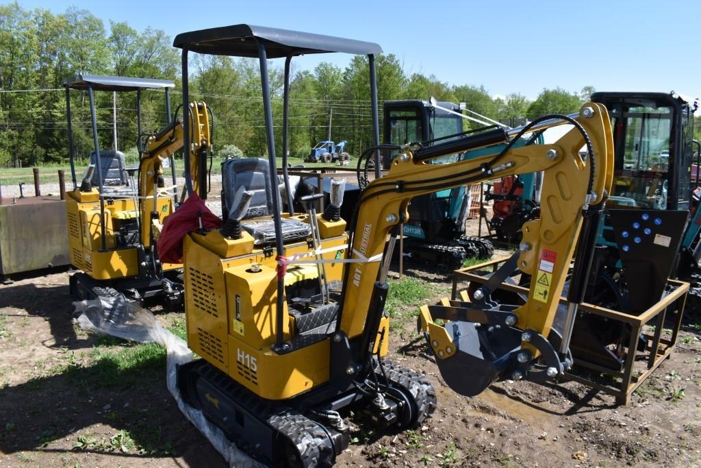 AGT Industrial H15 Mini Excavator