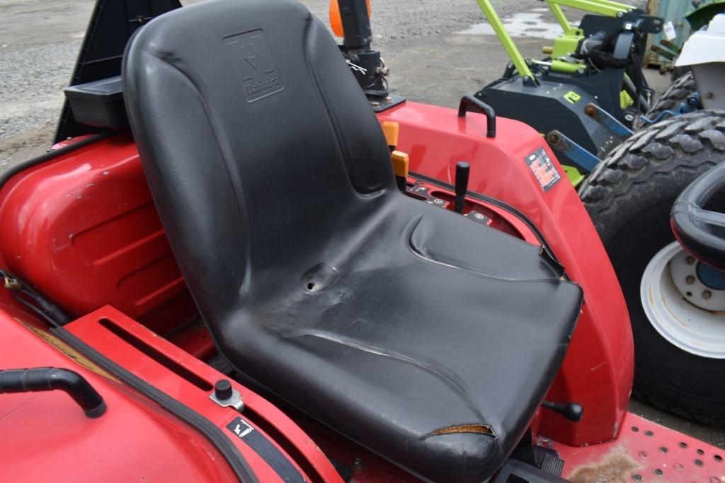 Mahindra 2615 HST Loader Tractor