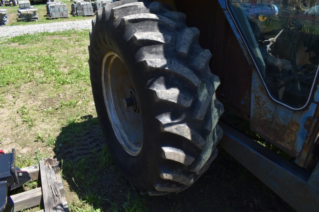 Leyland 272 Loader Tractor