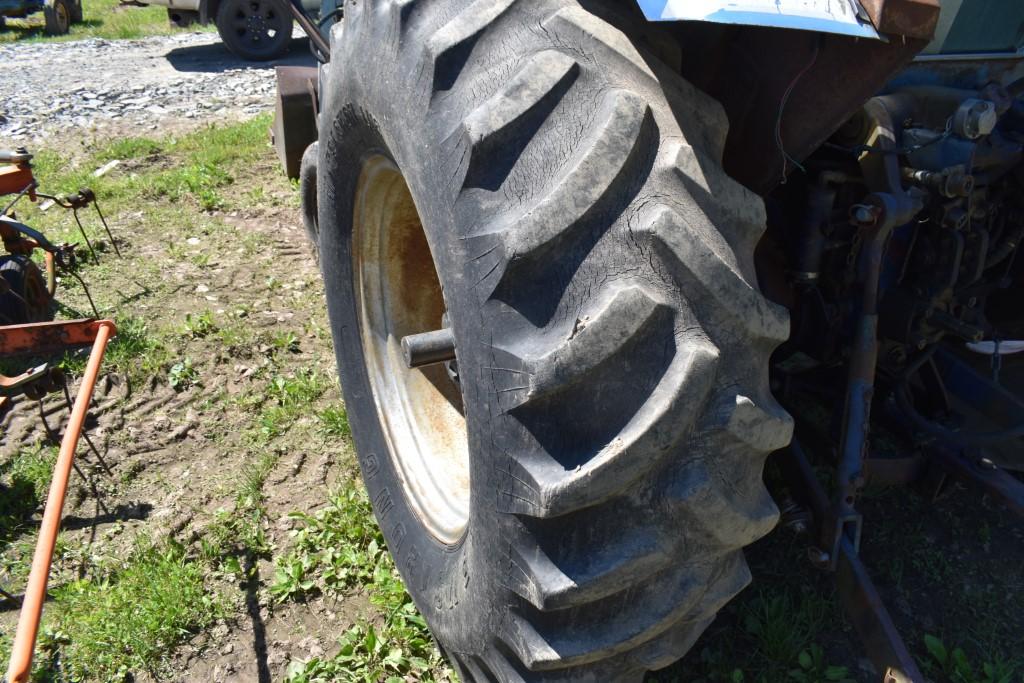 Leyland 272 Loader Tractor