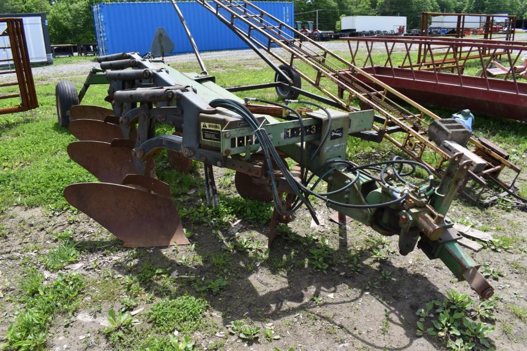 John Deere 2800 4 Bottom Plow