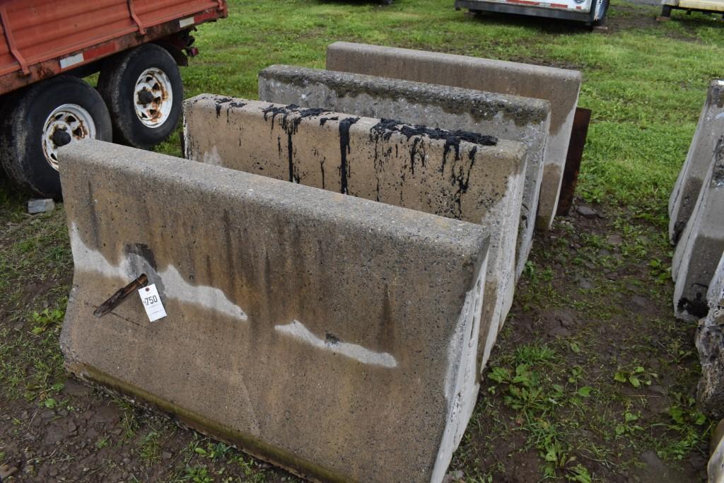 8 5' Jersey Barriers
