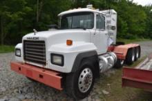 2001 Mack RD688S Truck Tractor