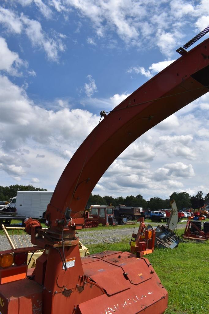 New Holland 790 Chopper with Hay Head