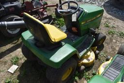 John Deere LX188 Lawn Tractor