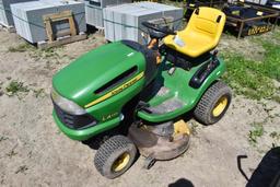 John Deere LA 125 Lawn Tractor