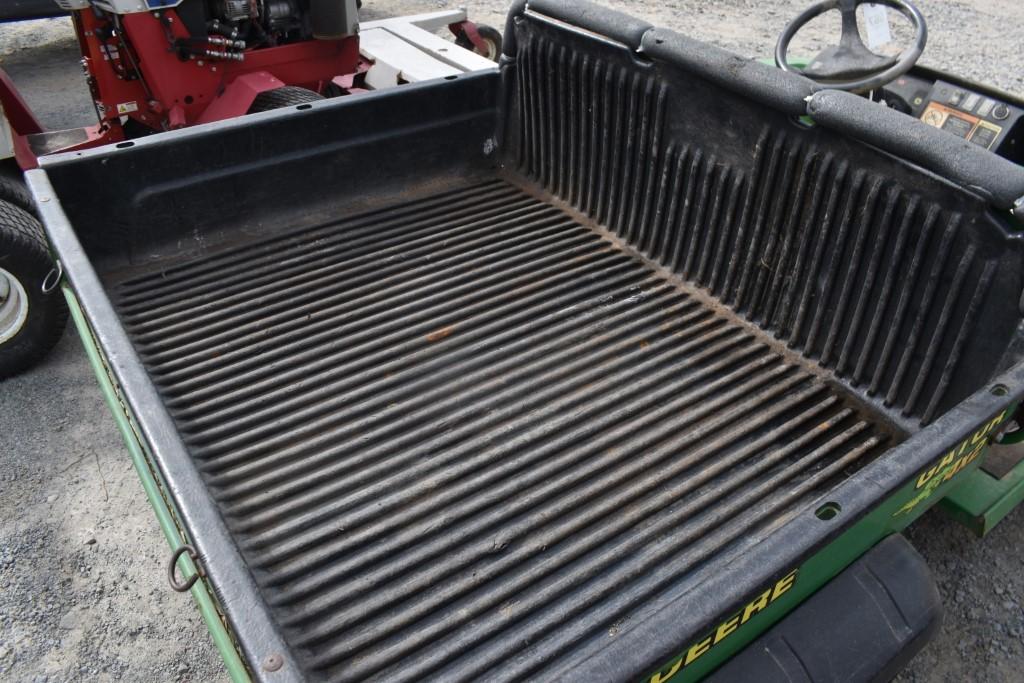 John Deere 4x2 Gator Side by Side utility Vehicle