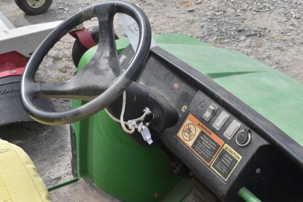 John Deere 4x2 Gator Side by Side utility Vehicle