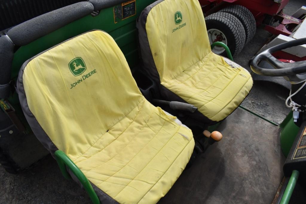 John Deere 4x2 Gator Side by Side utility Vehicle