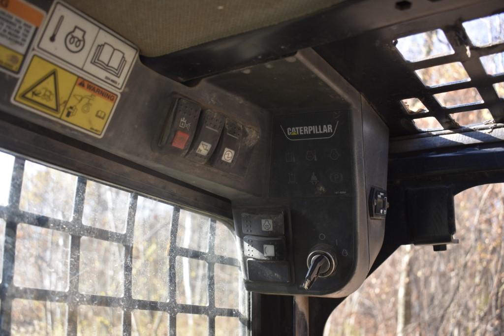 2004 CAT 262B Turbo Skid Steer
