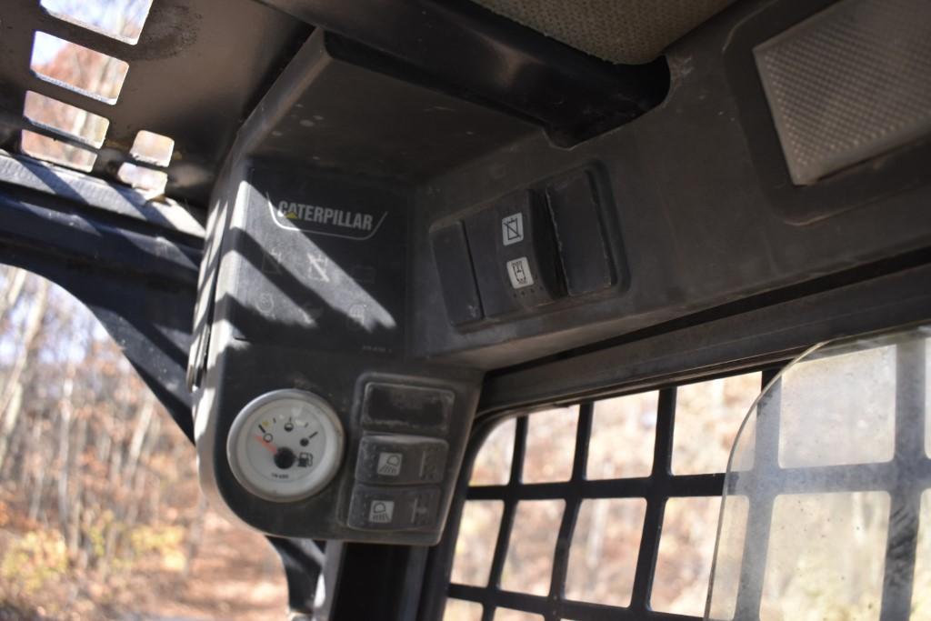 2004 CAT 262B Turbo Skid Steer