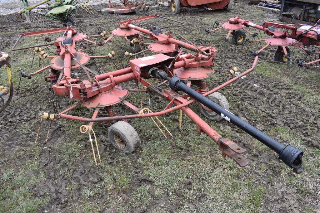 New Holland 169 Digidrive 6 Star Tedder