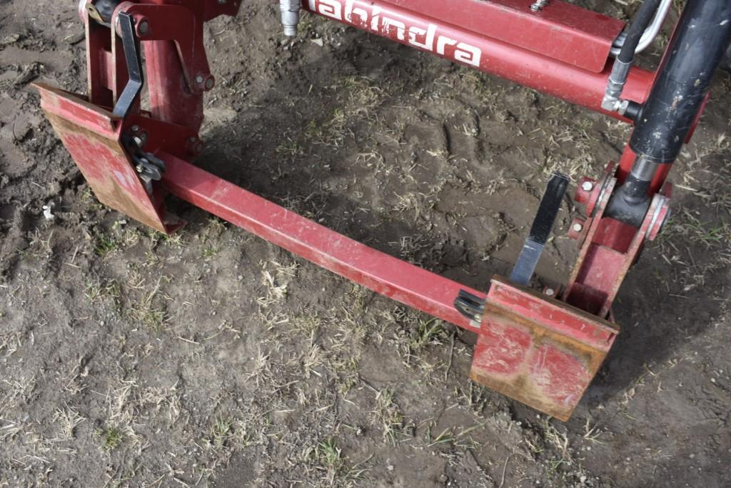 Mahindra 2555 Loader Tractor