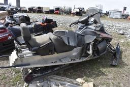 Arctic Cat snow Mobile