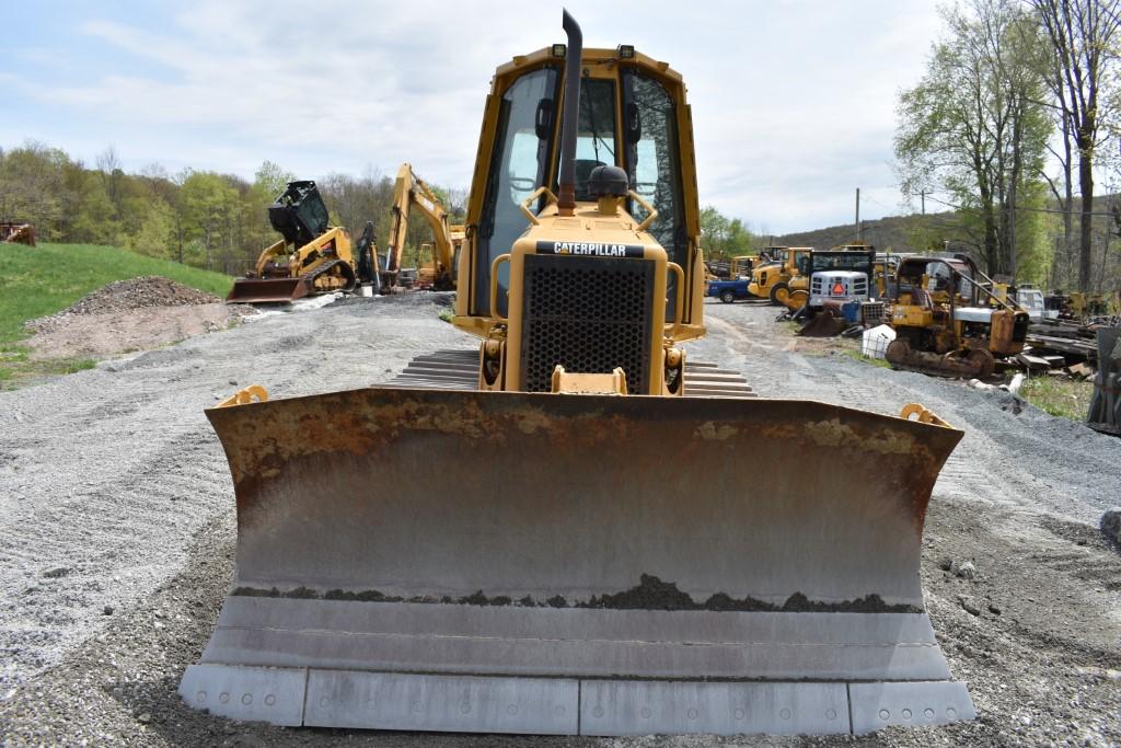 CAT D5G XL Bull Dozer