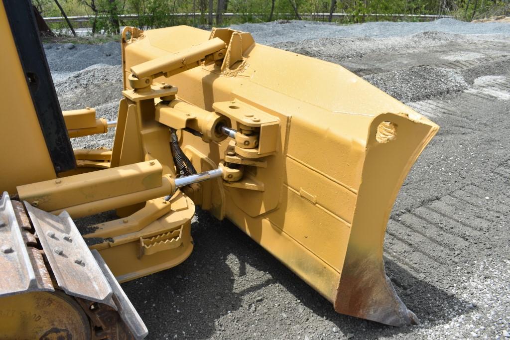 CAT D5G XL Bull Dozer
