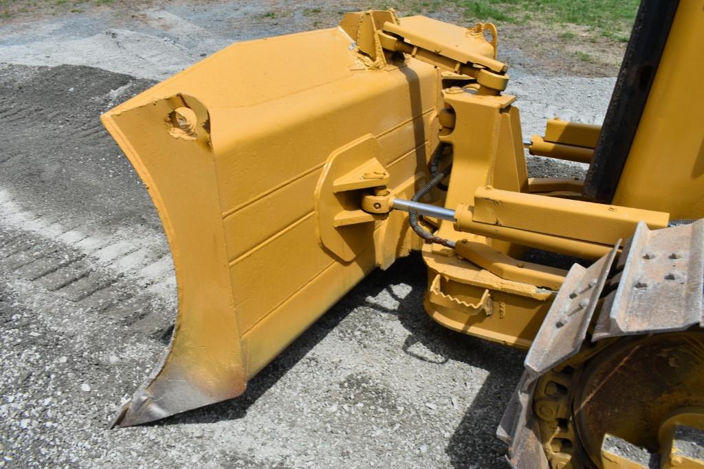 CAT D5G XL Bull Dozer