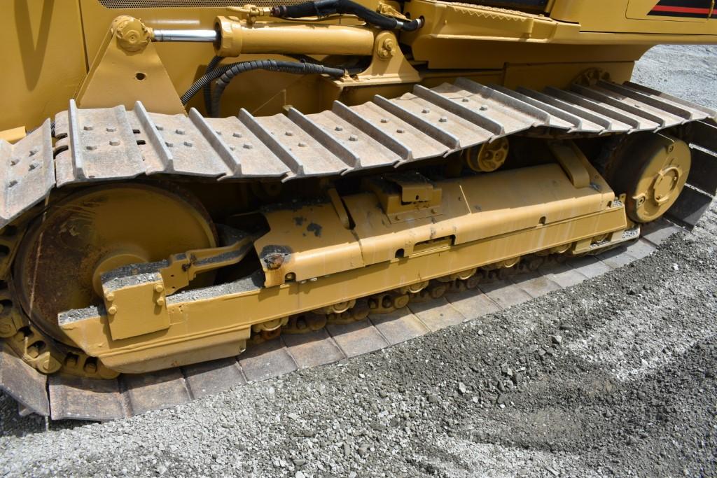 CAT D5G XL Bull Dozer