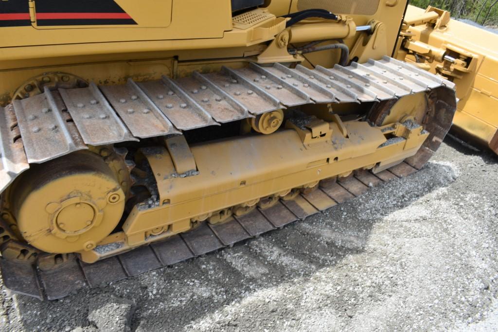CAT D5G XL Bull Dozer