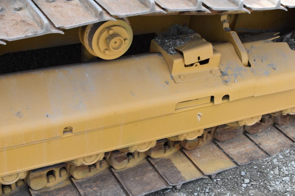 CAT D5G XL Bull Dozer
