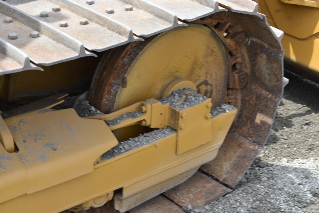 CAT D5G XL Bull Dozer