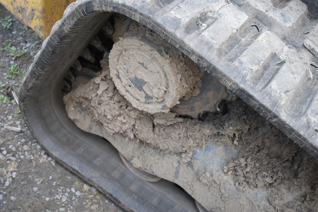 New Holland C345 Skid Steer With Tracks