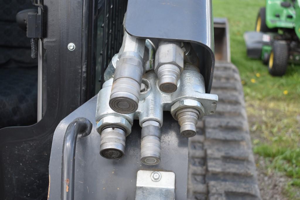 New Holland C345 Skid Steer With Tracks