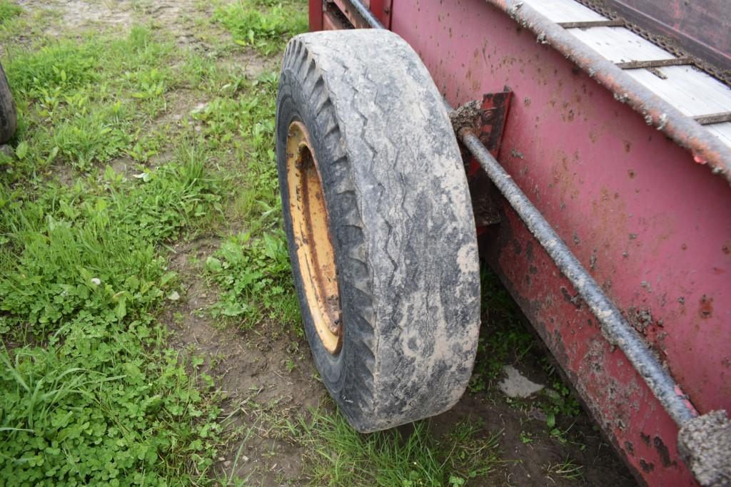 Massey Ferguson 205 Manure Spreader