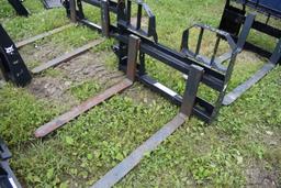 Bobcat Quick attach Pallet Forks