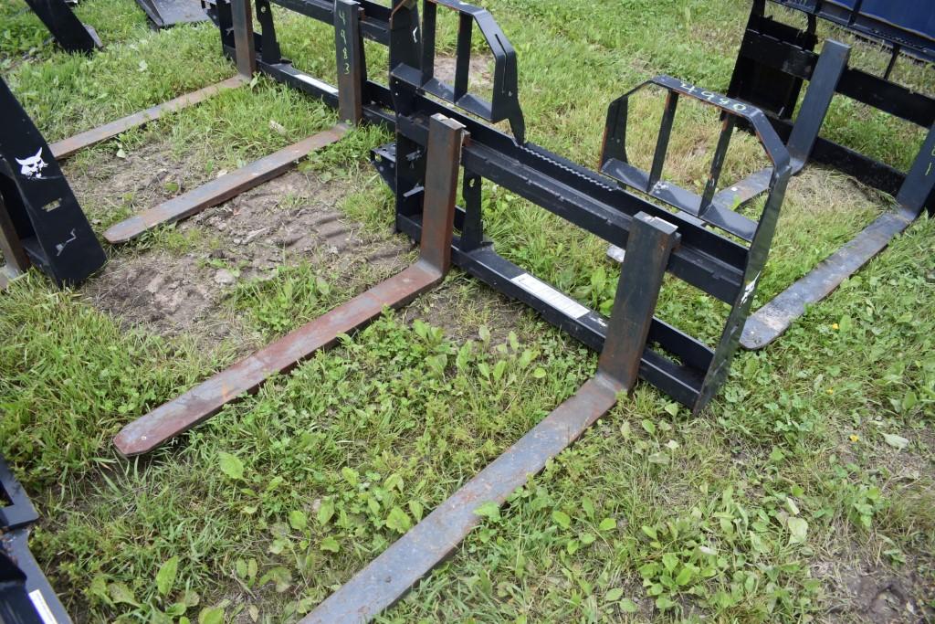 Bobcat Quick attach Pallet Forks