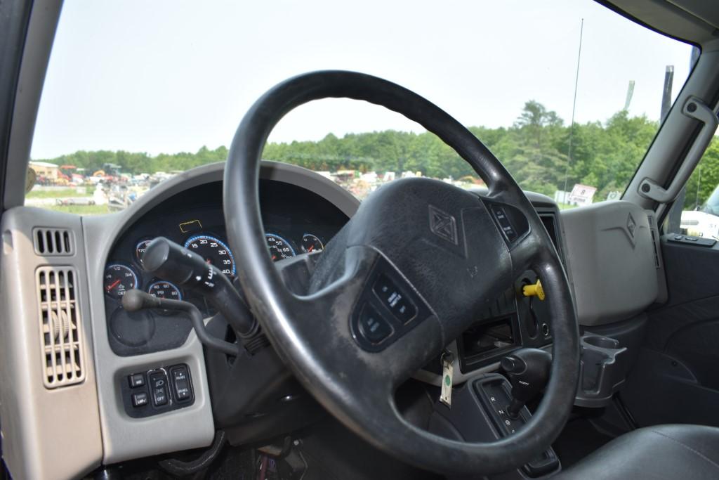 2015 International 4300 SBA 4x2 Box Truck