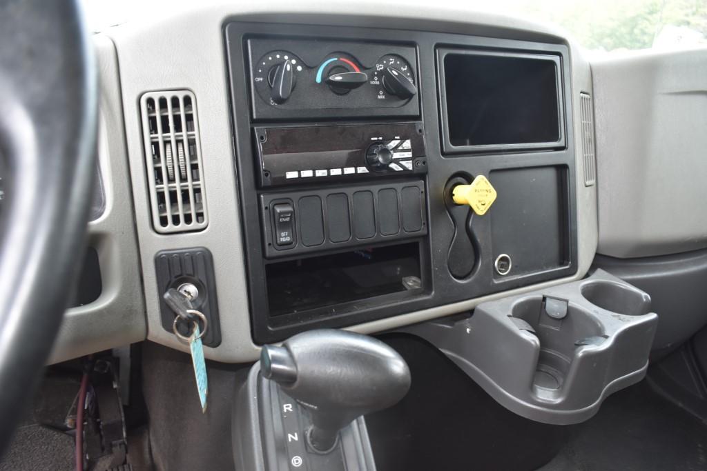 2015 International 4300 SBA 4x2 Box Truck