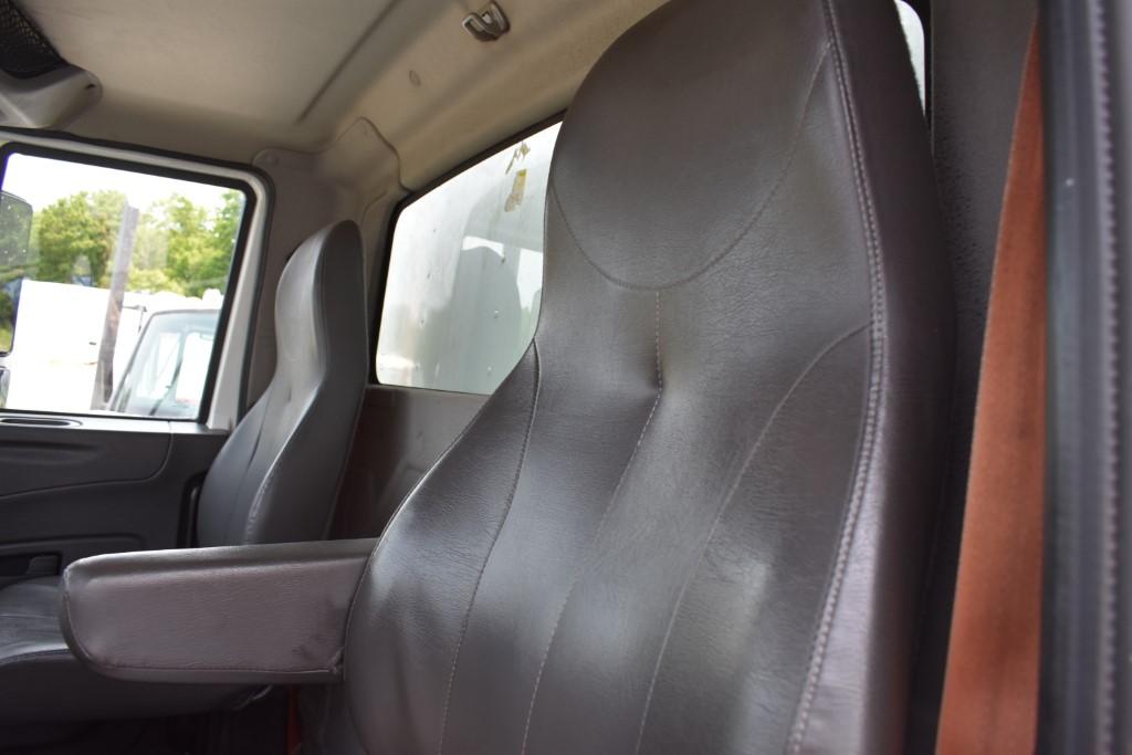 2015 International 4300 SBA 4x2 Box Truck