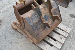 40" Excavator Bucket That Fits John Deere 50D