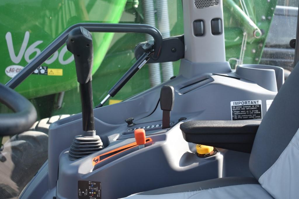 Kubota L3560 Limited Edition Loader Tractor