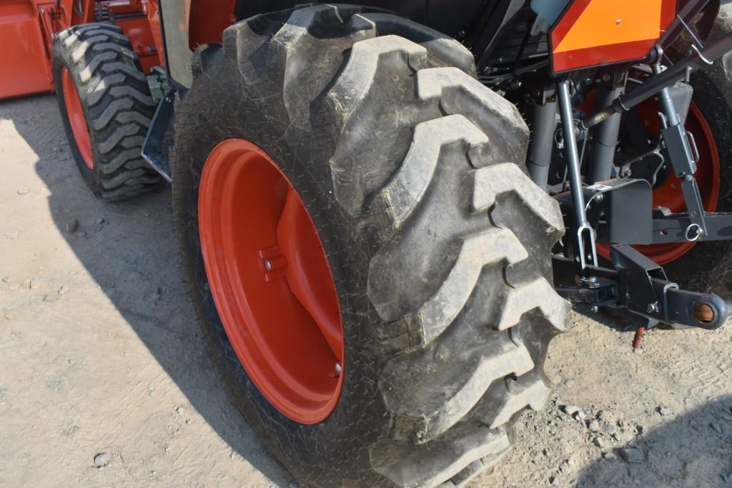 Kubota L3560 Limited Edition Loader Tractor