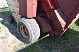 New Holland 851 Round Baler