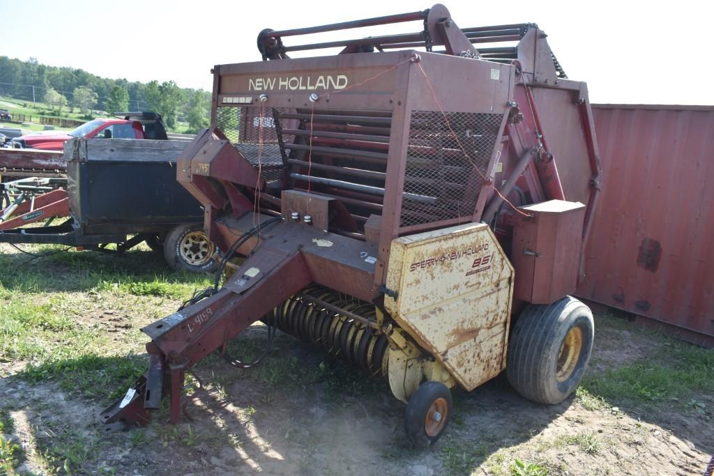 New Holland 851 Round Baler