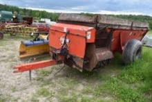 Kuhn 8114 Side Sling Manure Spreader