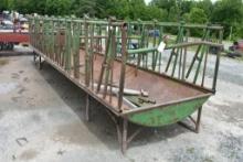 26 Headlock Stationary Feeder