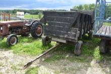 Wooden Feeder Wagon on single Axle running Gear